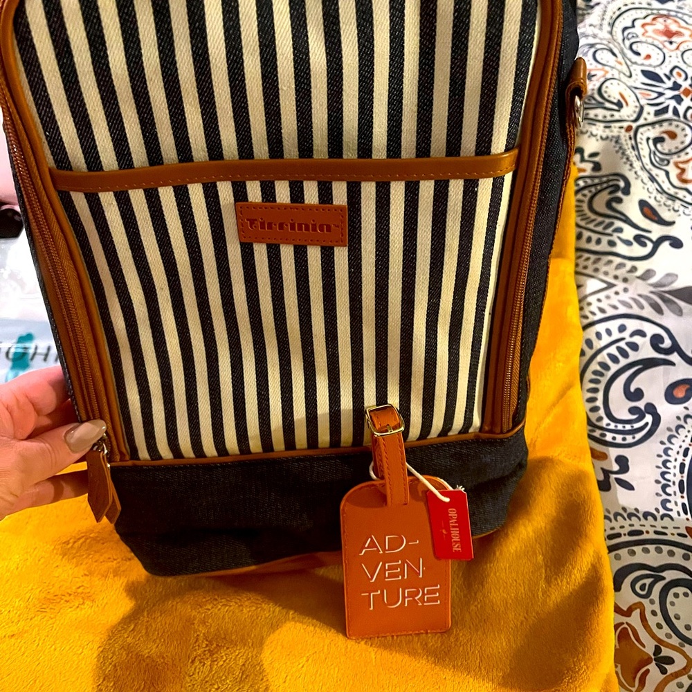Denim/tan wine bag holds 3bottles NWT. Cross body strap. Great for BYOB/Gifting